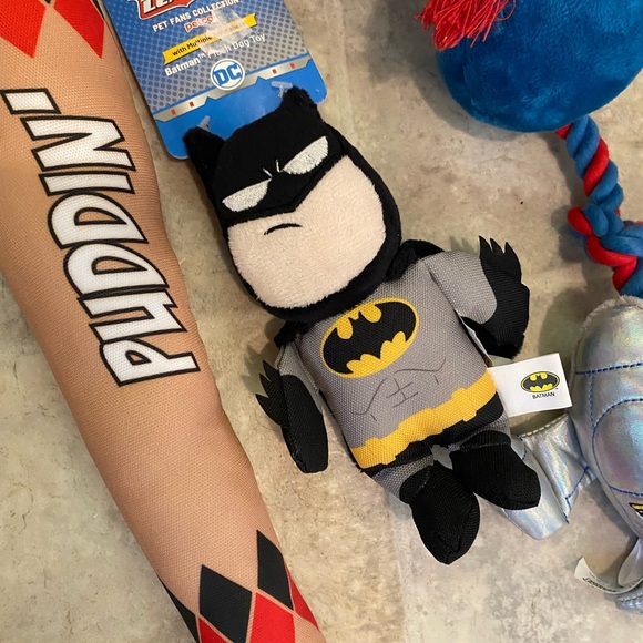 DOG TOYS SET OF 7 NWT PET CO TOYS JUSTICE LEAGUE DC COMICS TOYS FOR DOG GIFT - Picture 5 of 9